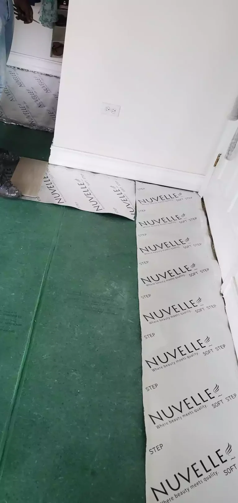 vinyl-flooring-installation-1