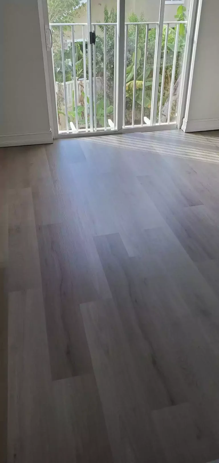 vinyl-flooring-installation-11