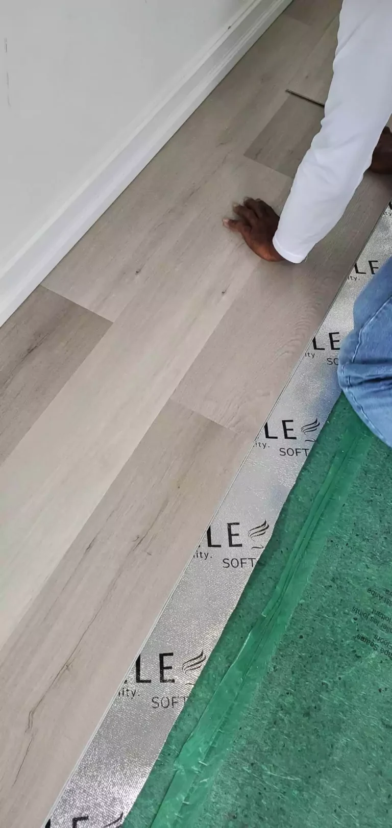 vinyl-flooring-installation-2